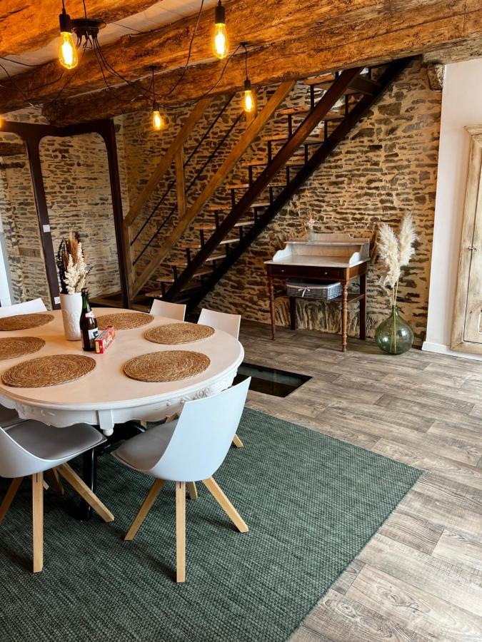 Domaine De La Ville Cherel, Maison En Pierre Pontorson Esterno foto