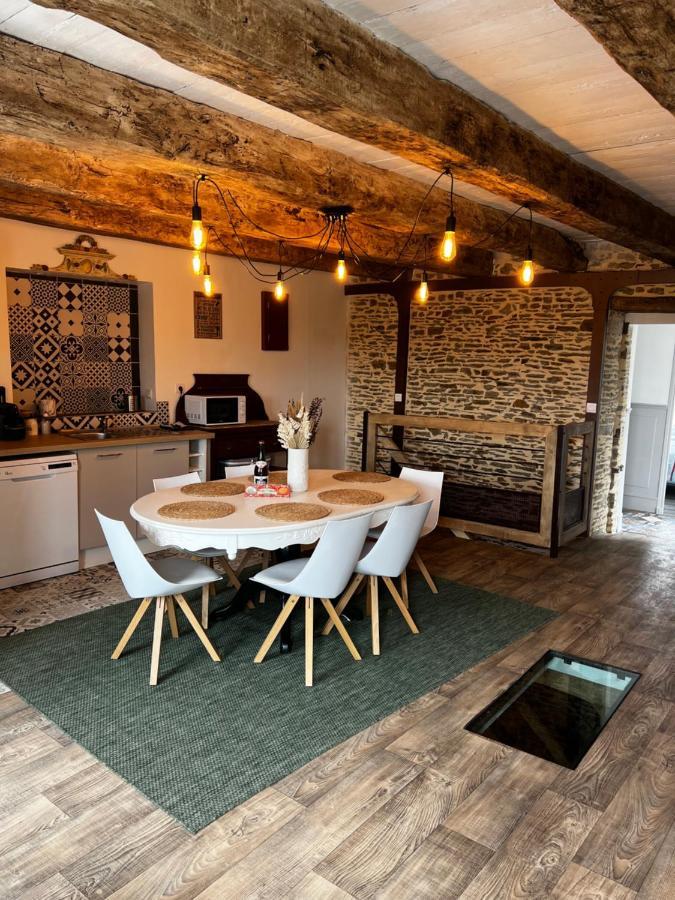 Domaine De La Ville Cherel, Maison En Pierre Pontorson Esterno foto