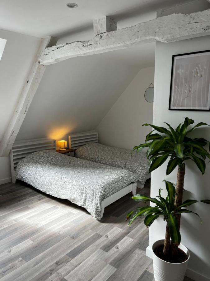 Domaine De La Ville Cherel, Maison En Pierre Pontorson Esterno foto