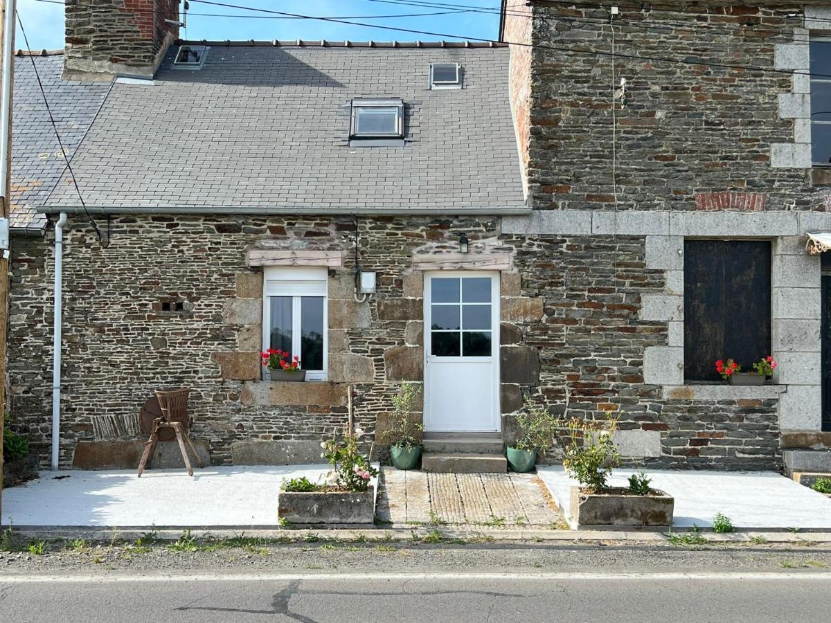 Domaine De La Ville Cherel, Maison En Pierre Pontorson Esterno foto